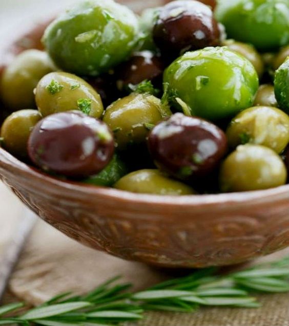 Aceituna de mesa: ¿Cómo se diferencia de la aceituna de aceite de oliva?